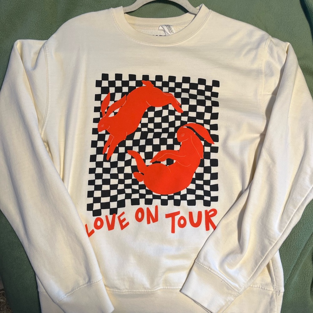 HARRY STYLES LOVE ON TOUR CREWNECK SIZE SMALL